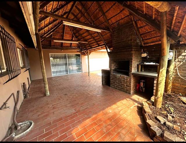 3 BEDROOM HOUSE TO LET IN ARCON PARK